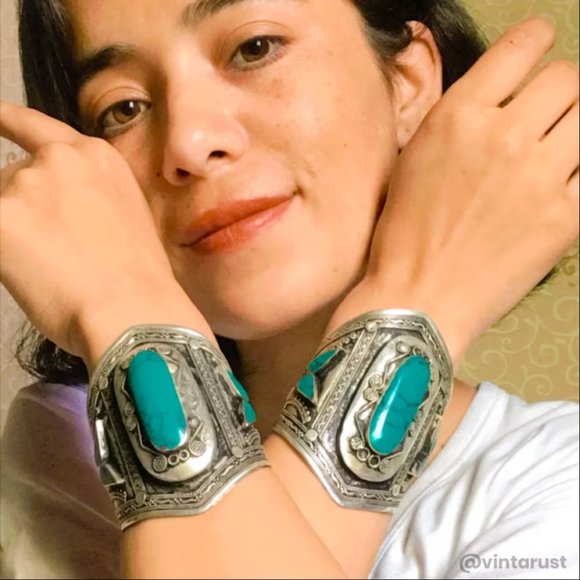 Single Turquoise Cuff Bracelet, Vintage Cuff Bracelet, Boho Cuff, - Picture 11 of 12